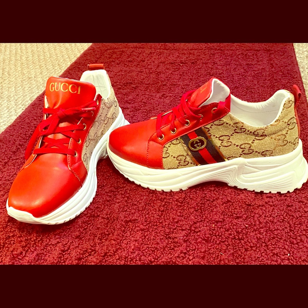 Sneaker shoes